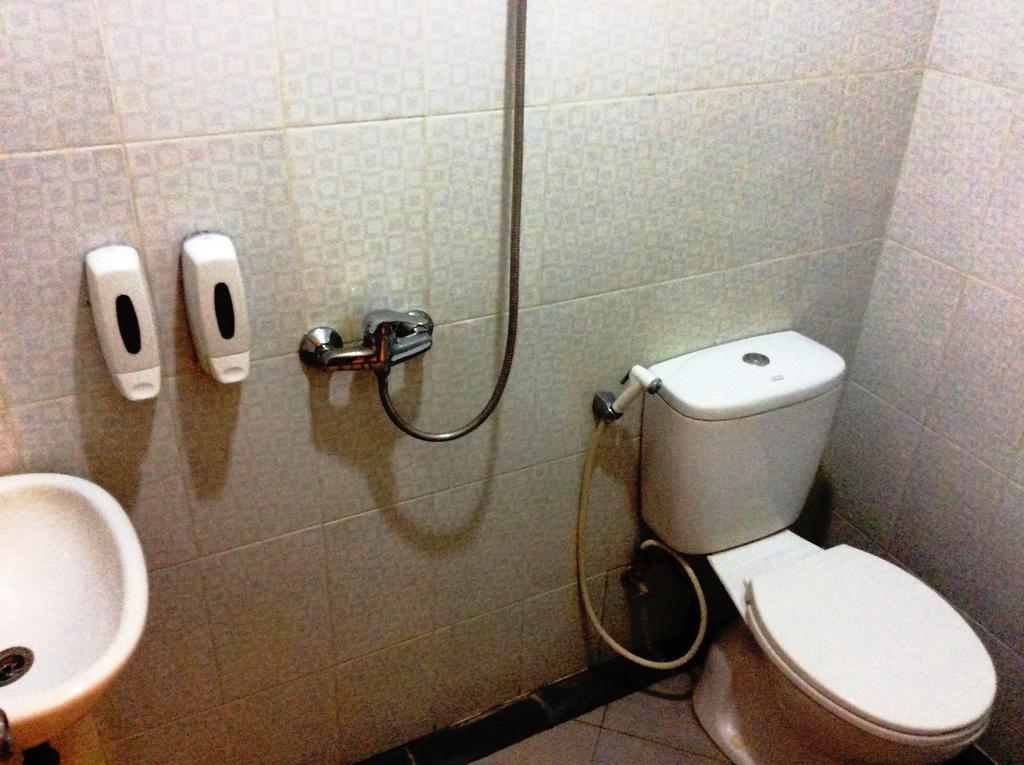 Hotel Diamond Makassar Room photo