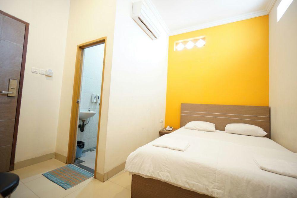 Hotel Diamond Makassar Exterior photo